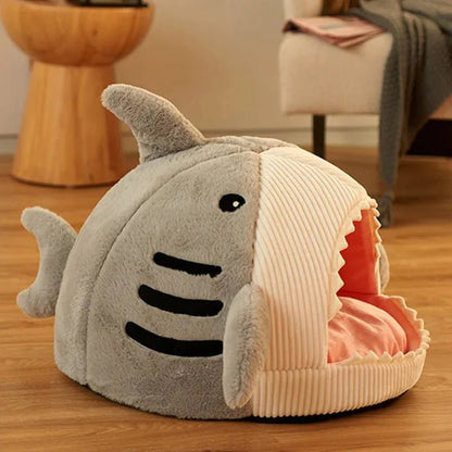 Luxury Plush Shark Pet Bed - zarpaspetshop.com